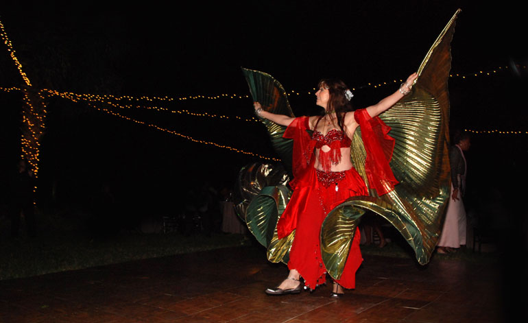 belly-dancer unique wedding